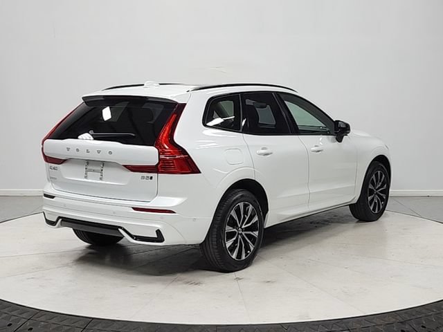 Used 2025 Volvo XC60 B5 Plus AWD/4WD image 7