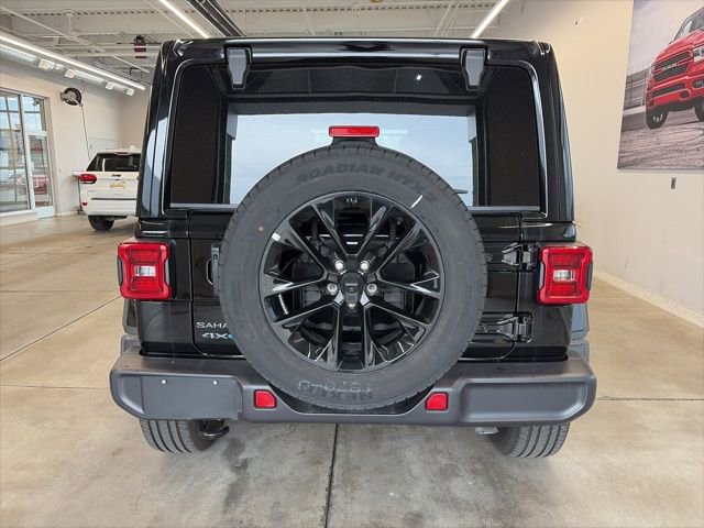 Used 2025 Jeep Wrangler Unlimited Sahara image 5