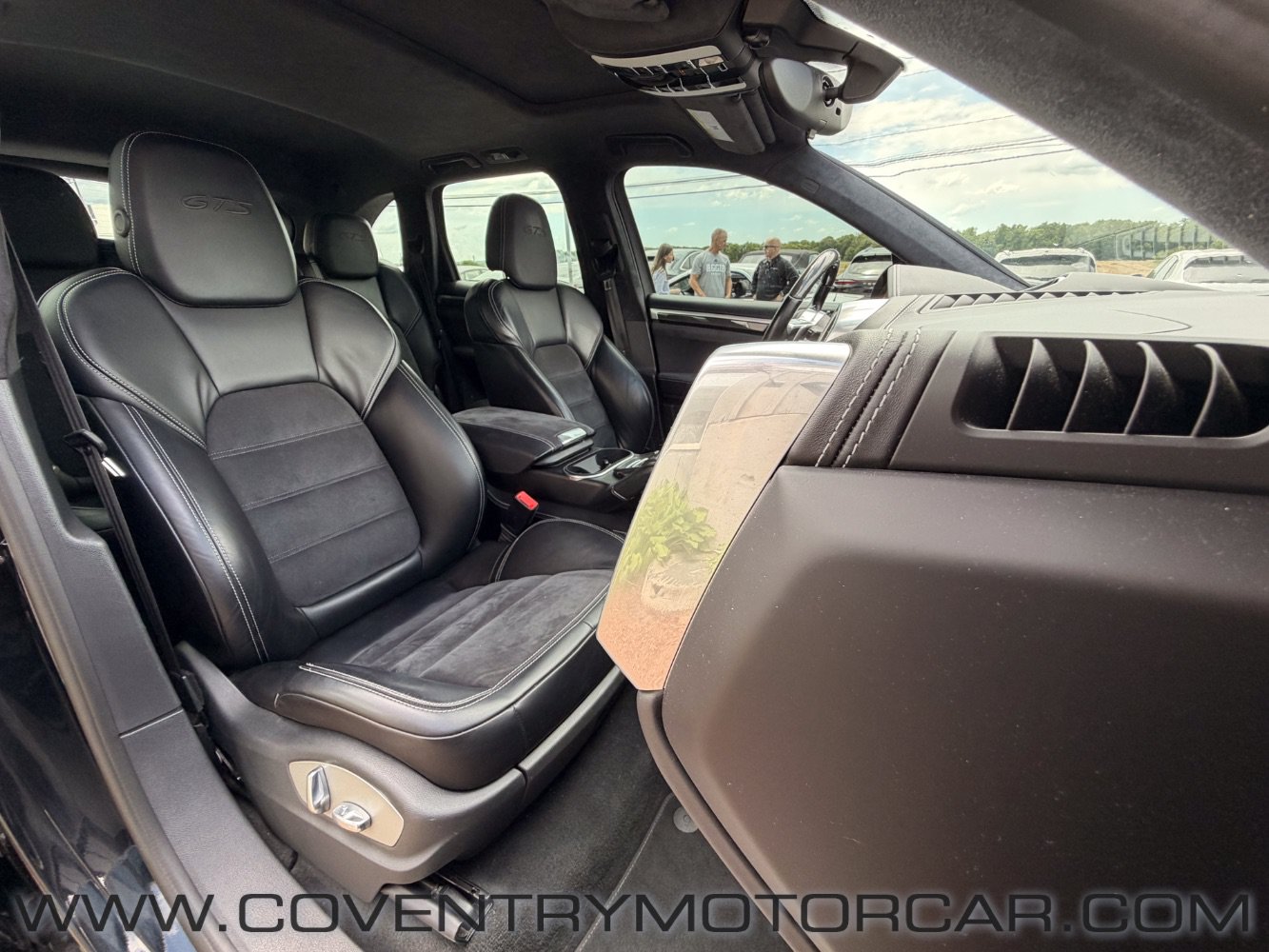 Used 2017 Porsche Cayenne GTS AWD/4WD image 32