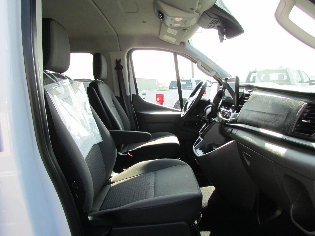 Used 2023 Ford Transit 350 XLT image 17
