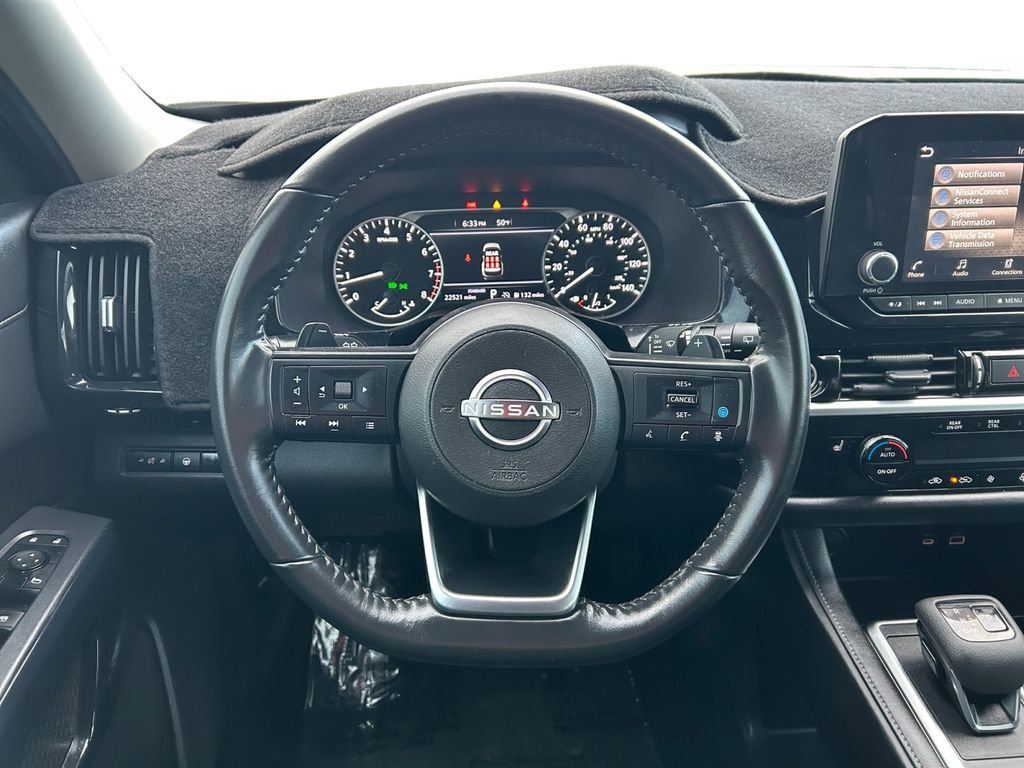 Used 2024 Nissan Pathfinder SV image 13