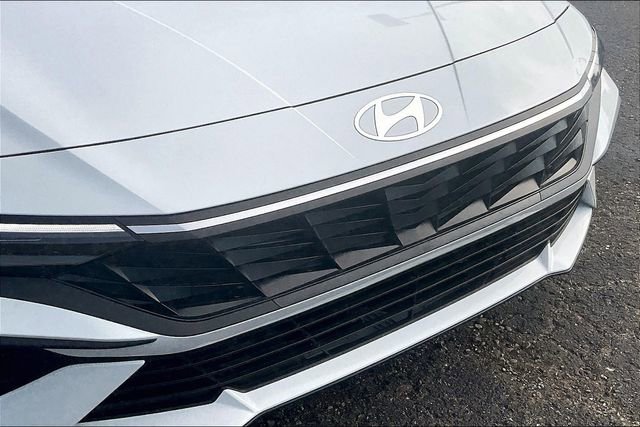 New 2025 Hyundai Elantra SEL image 34