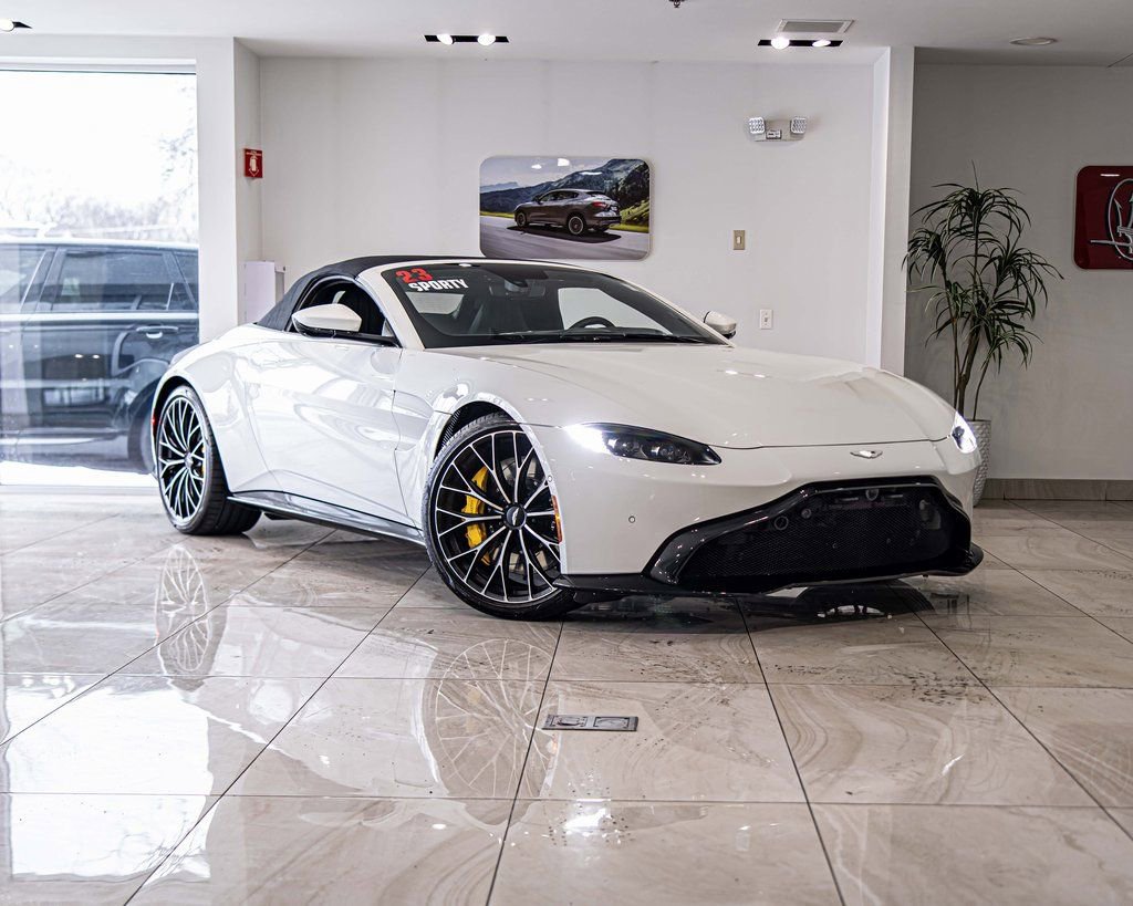 Used 2023 Aston Martin V8 Vantage Roadster image 5