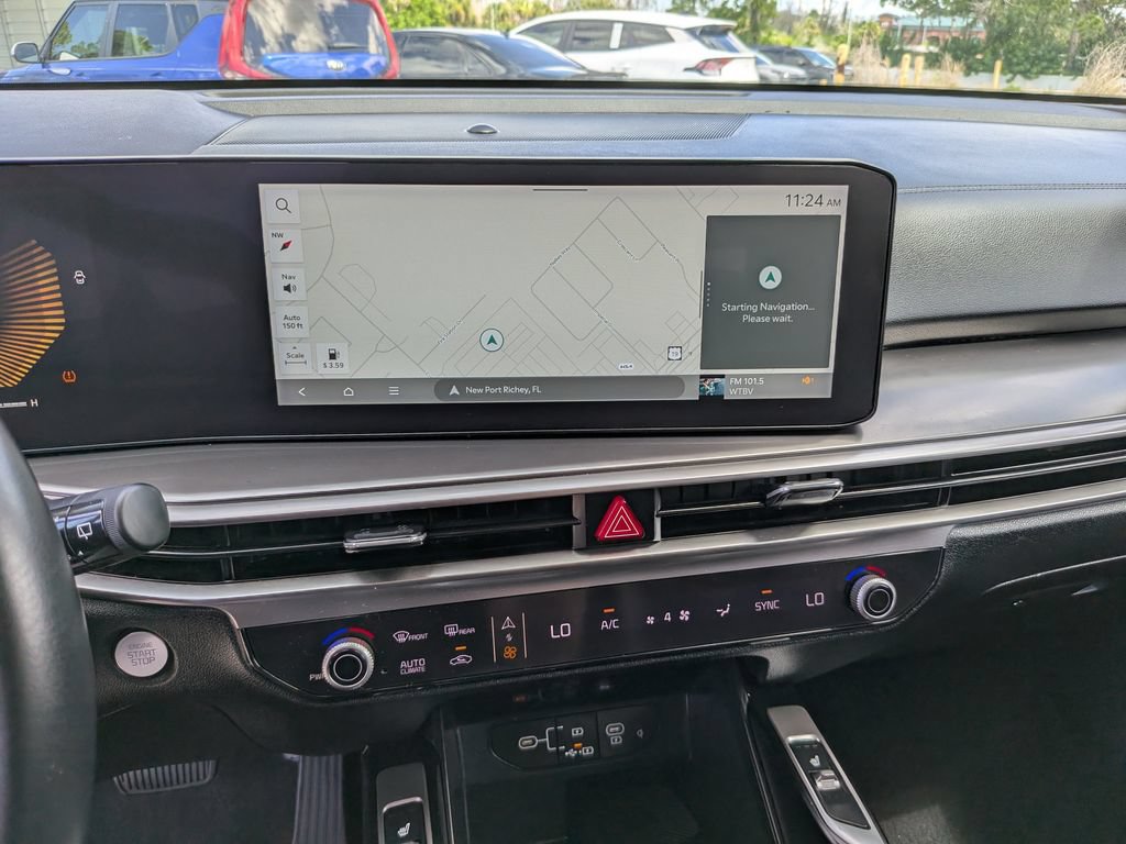 Certified 2025 Kia Sorento EX w/ Panoramic Sunroof Package FWD image 24