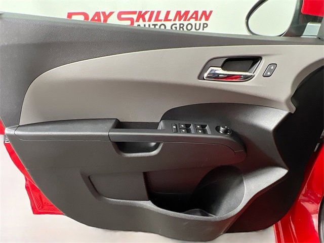 Used 2015 Chevrolet Sonic LT image 27