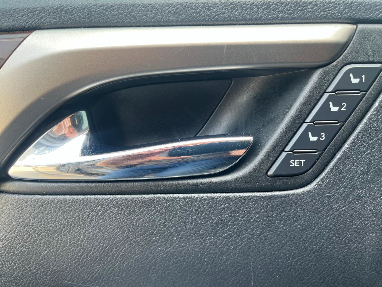 Used 2019 Lexus RX 450h AWD w/ Navigation Package image 25