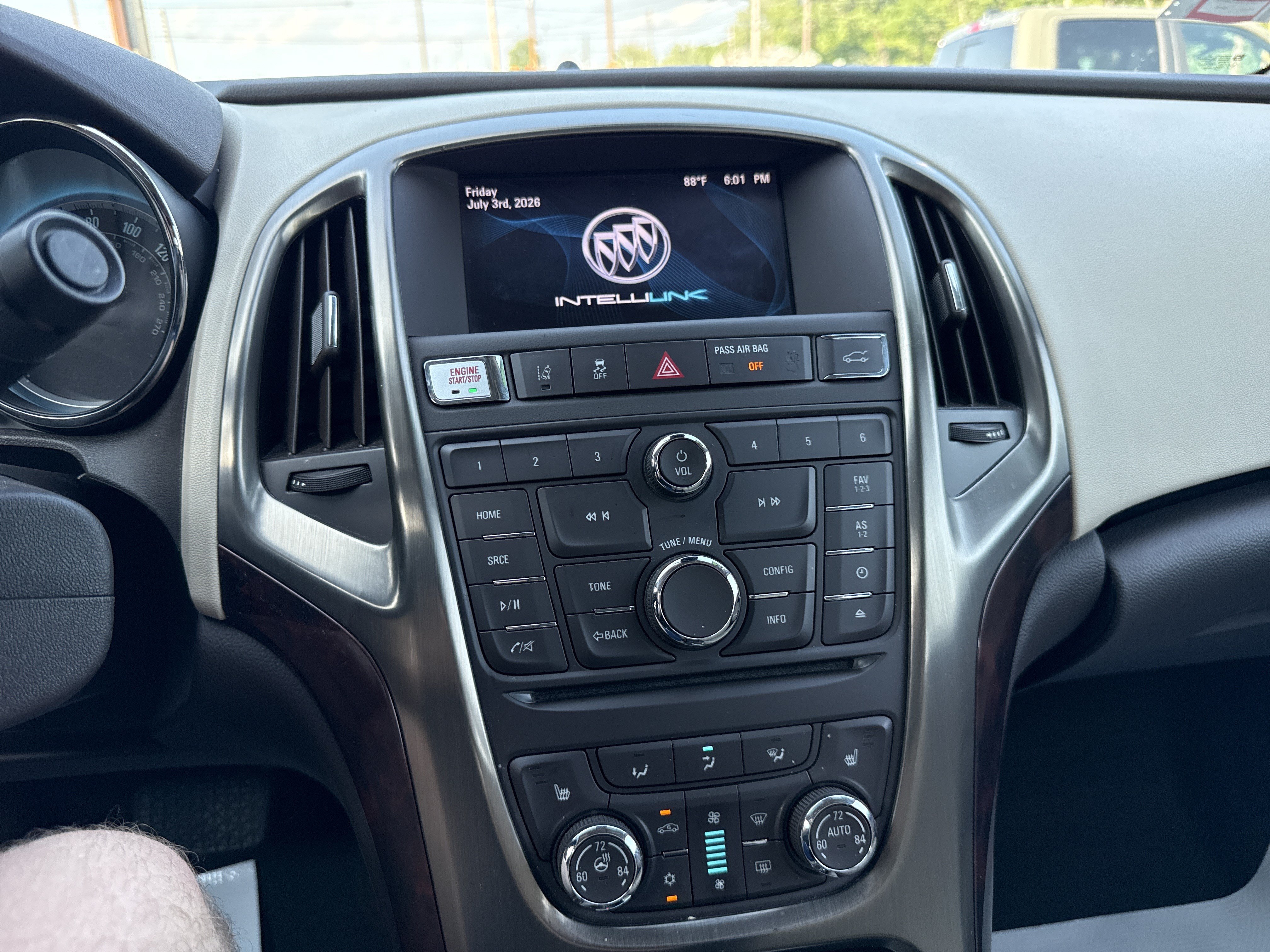Used 2014 Buick Verano Leather FWD image 25