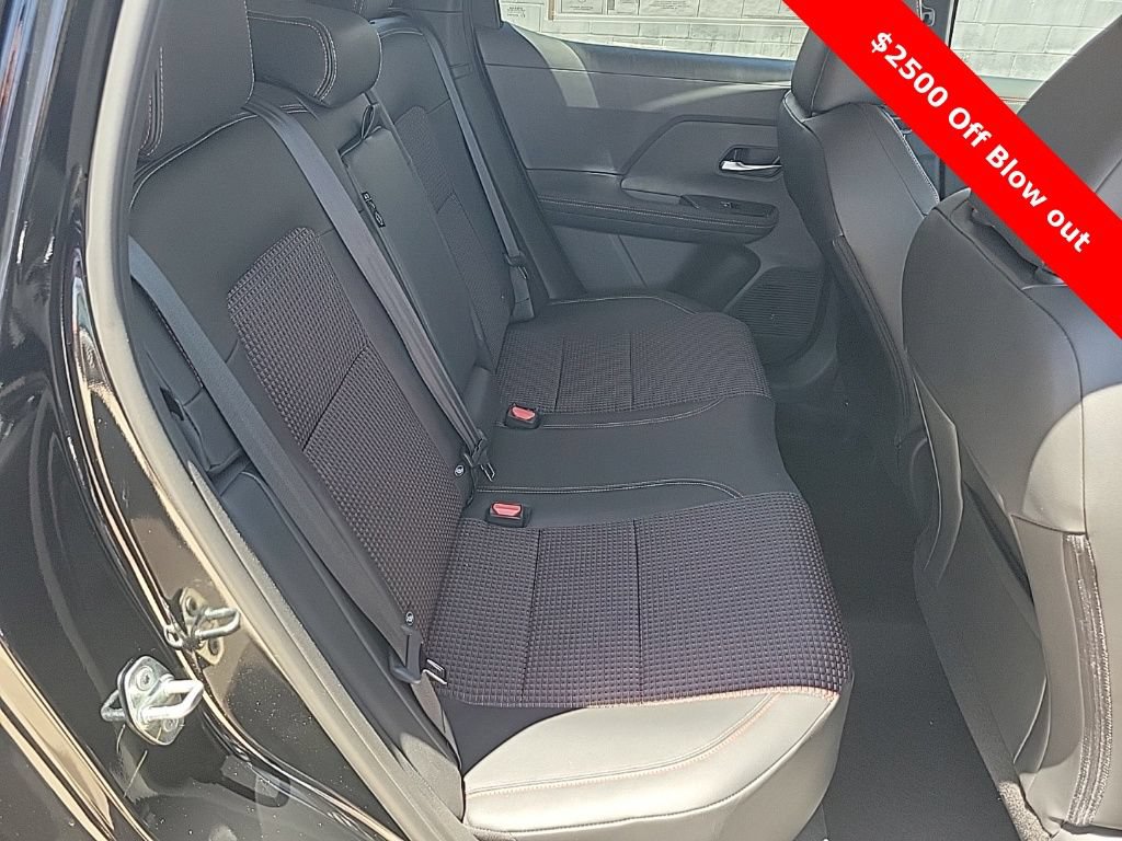 New 2025 Nissan Kicks SR FWD image 36