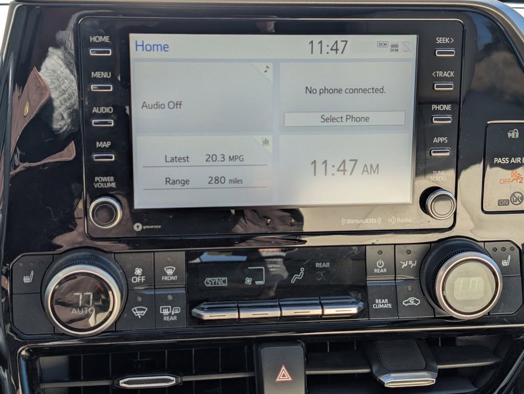 Used 2020 Toyota Highlander XLE image 16