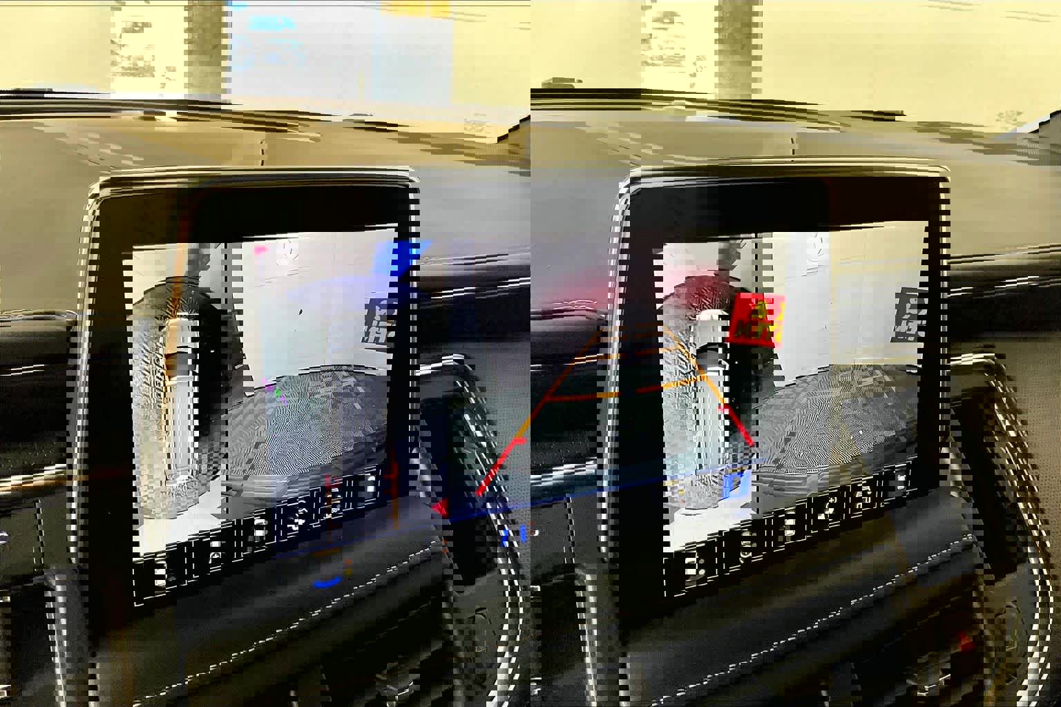 Used 2021 GMC Yukon SLT w/ SLT Luxury Package image 24