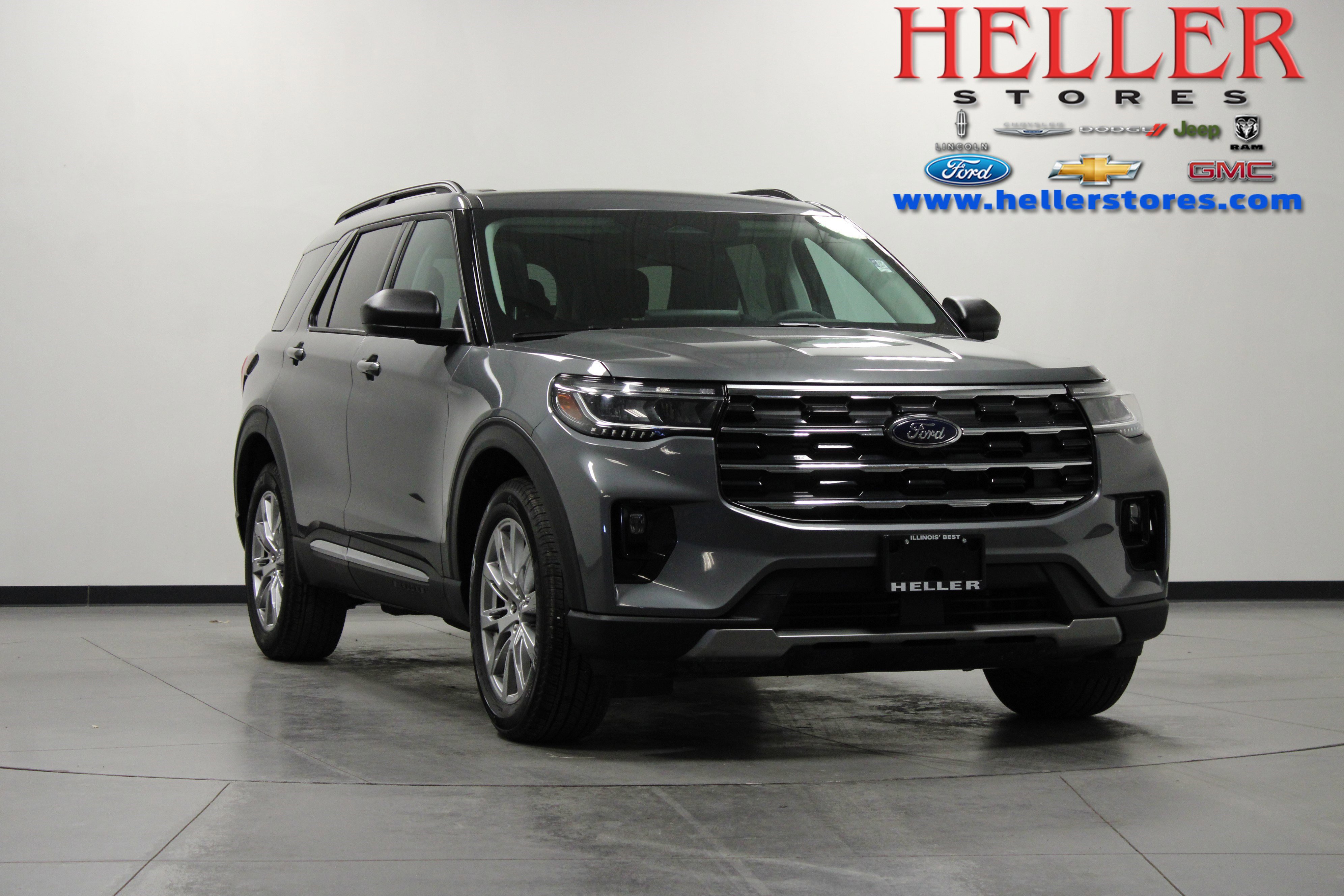 Used 2025 Ford Explorer Active w/ Active Comfort Package image 1