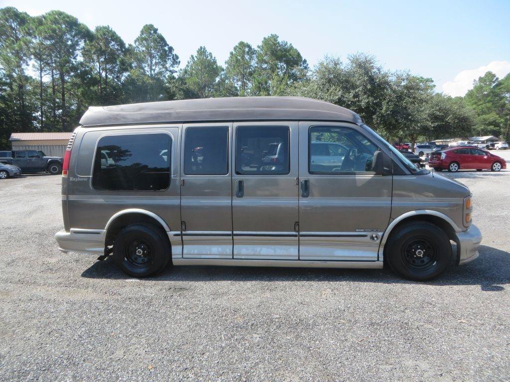 Used 2002 GMC Savana 1500 w/ SLE Marketing Option Pkg 3 RWD image 5