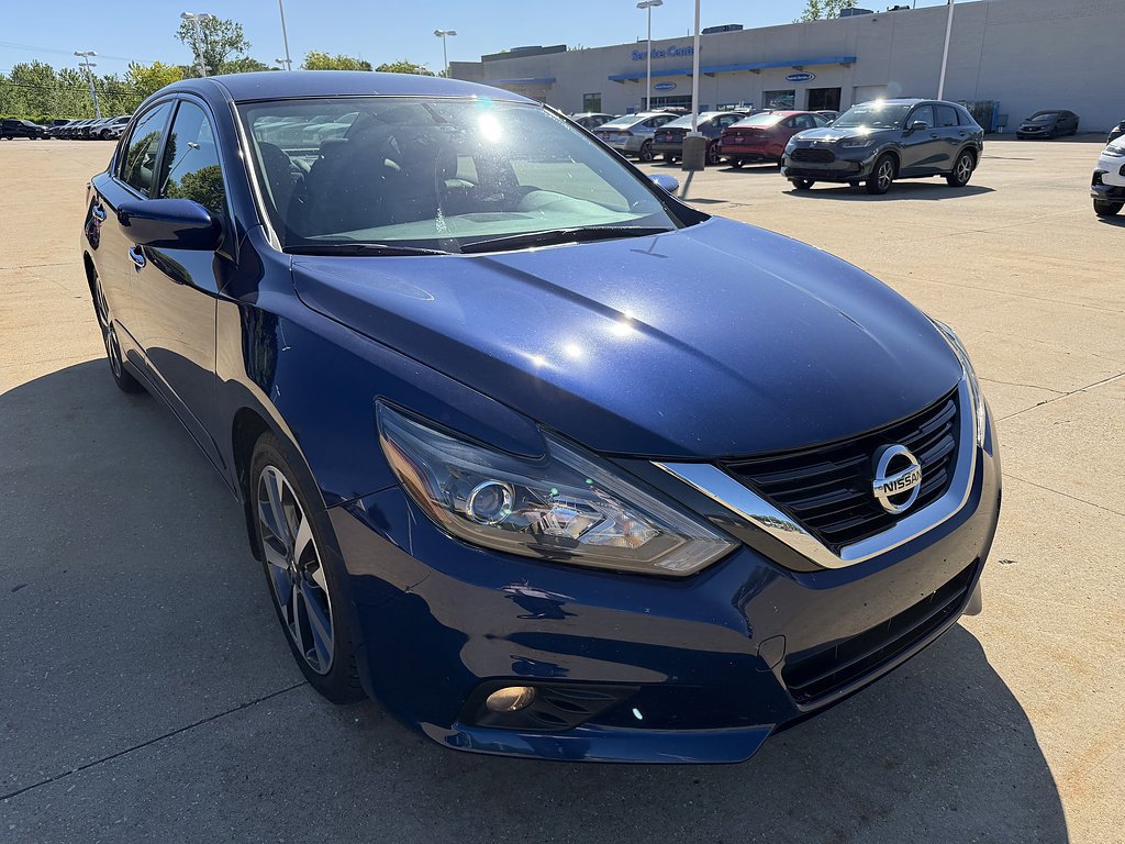 Used 2017 Nissan Altima 2.5 SR FWD image 2