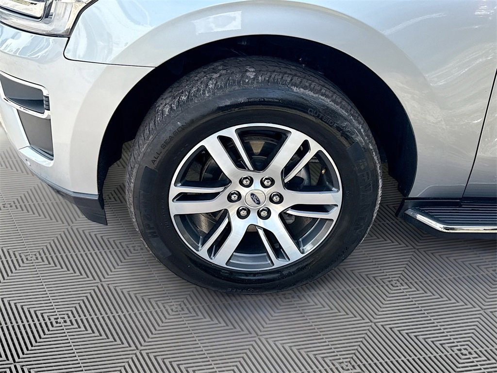 Used 2022 Ford Expedition Max Limited image 36