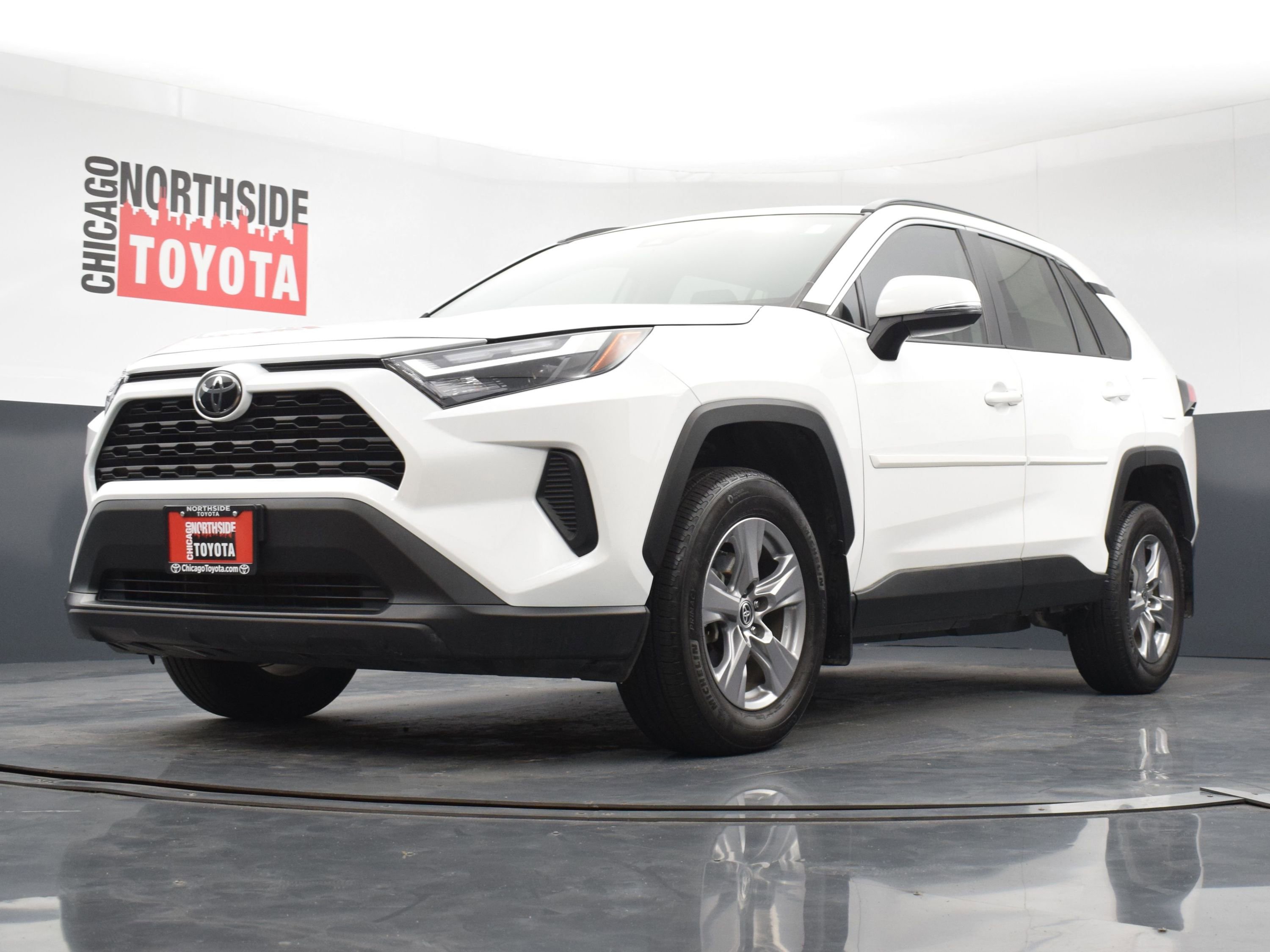 Used 2024 Toyota RAV4 XLE FWD image 31