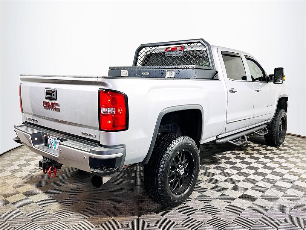 Used 2018 GMC Sierra 3500 Denali w/ Duramax Plus Package image 8