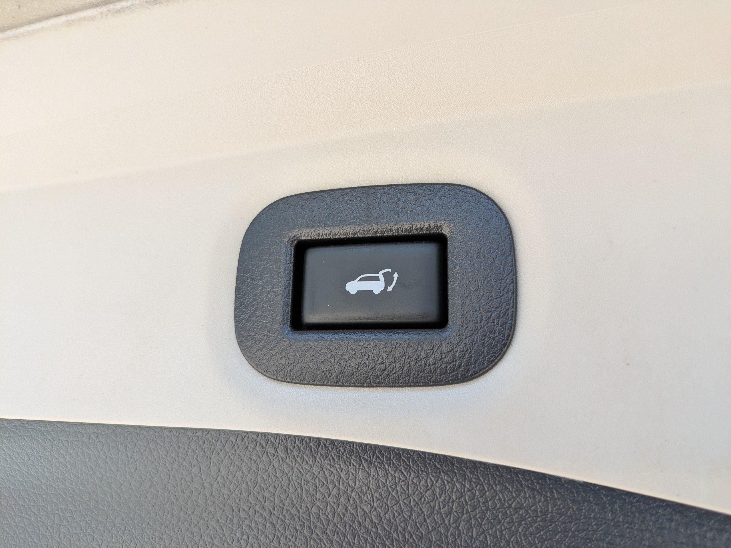 Used 2018 Nissan Rogue SV FWD image 12