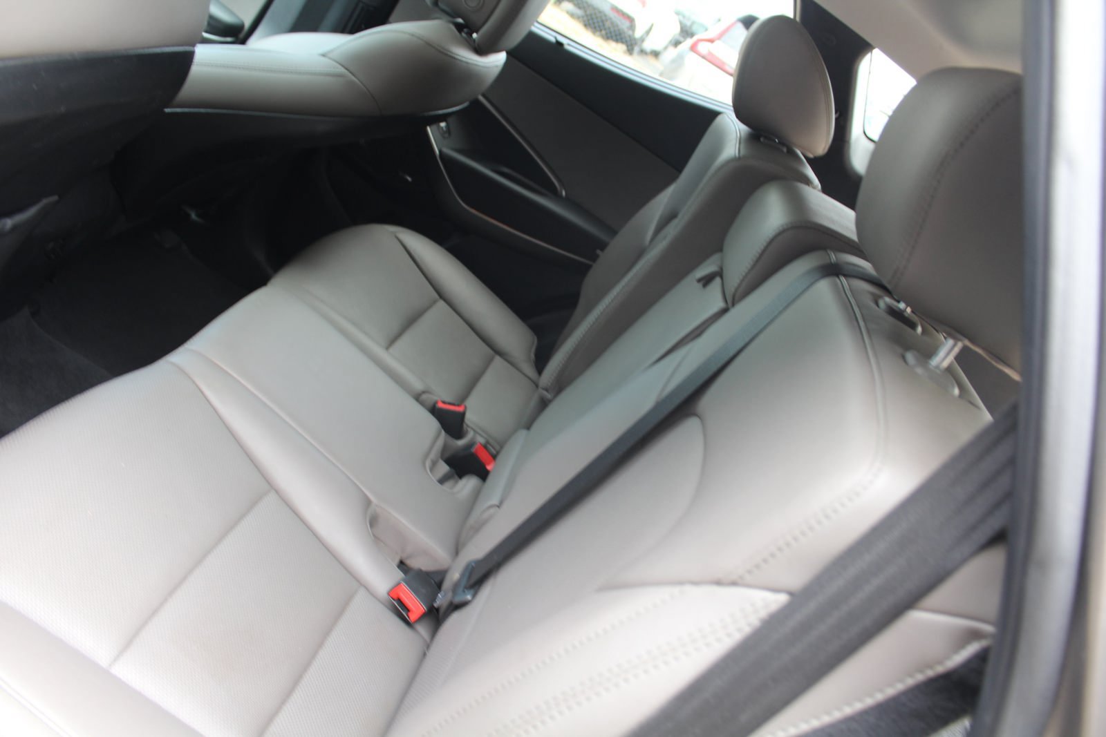 Used 2018 Hyundai Santa Fe Sport w/ 2.4L Tech Package 04 FWD image 17