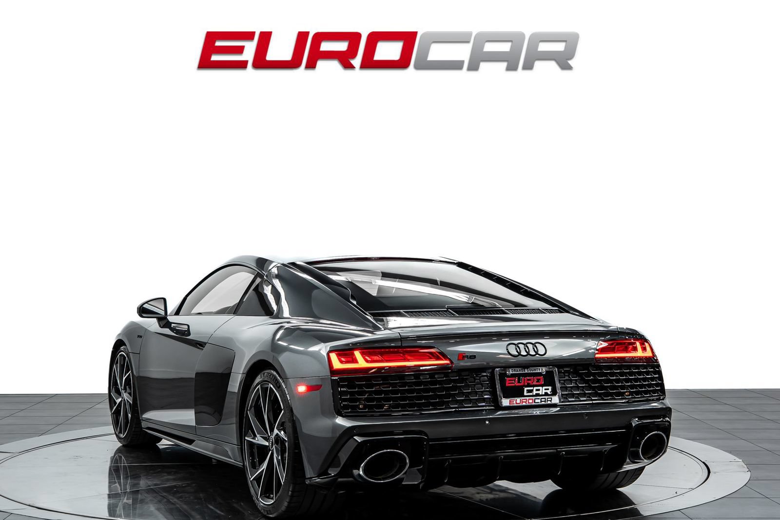 Used 2021 Audi R8 V10 w/ Premium Package RWD image 3