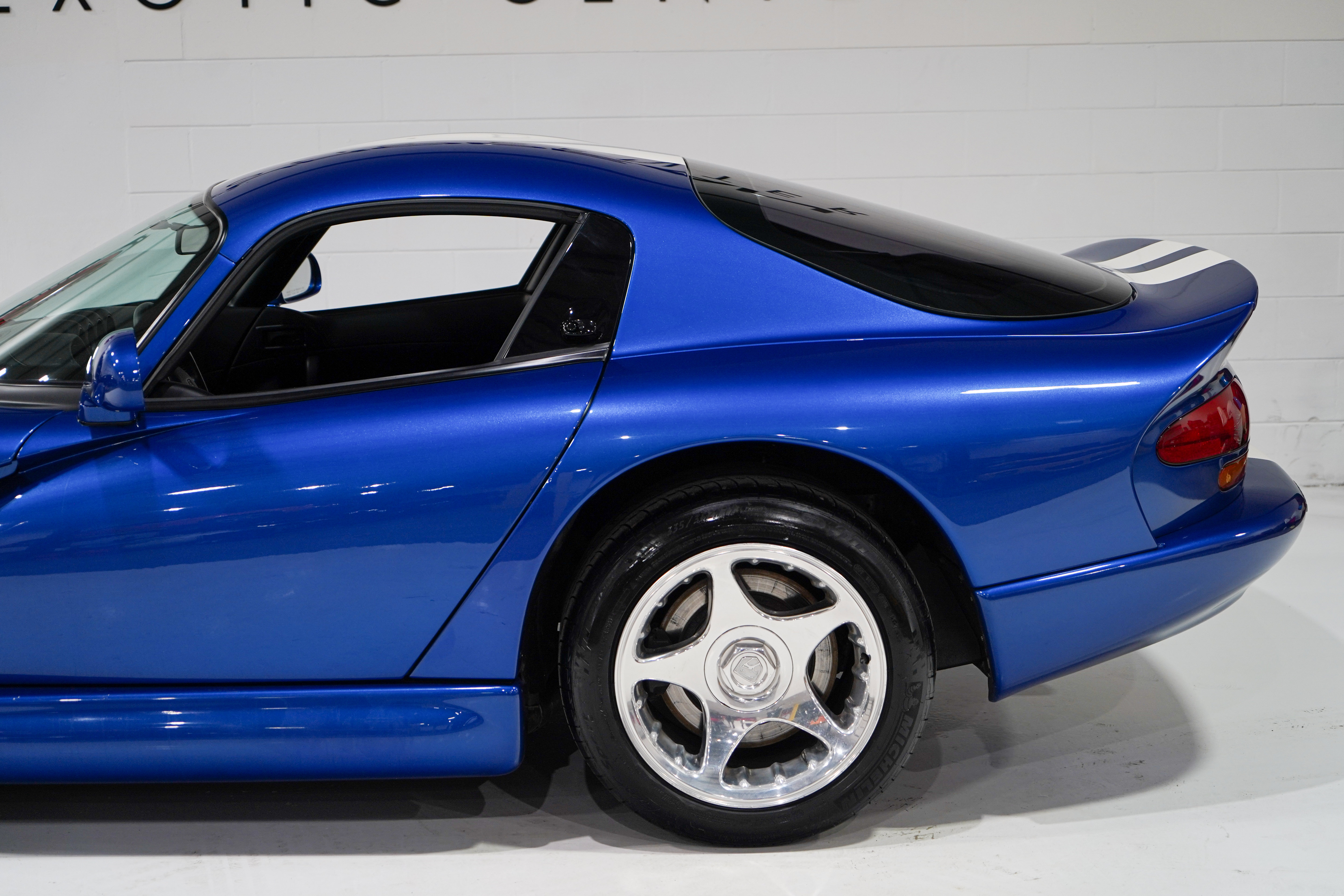 Used 1997 Dodge Viper GTS RWD image 25