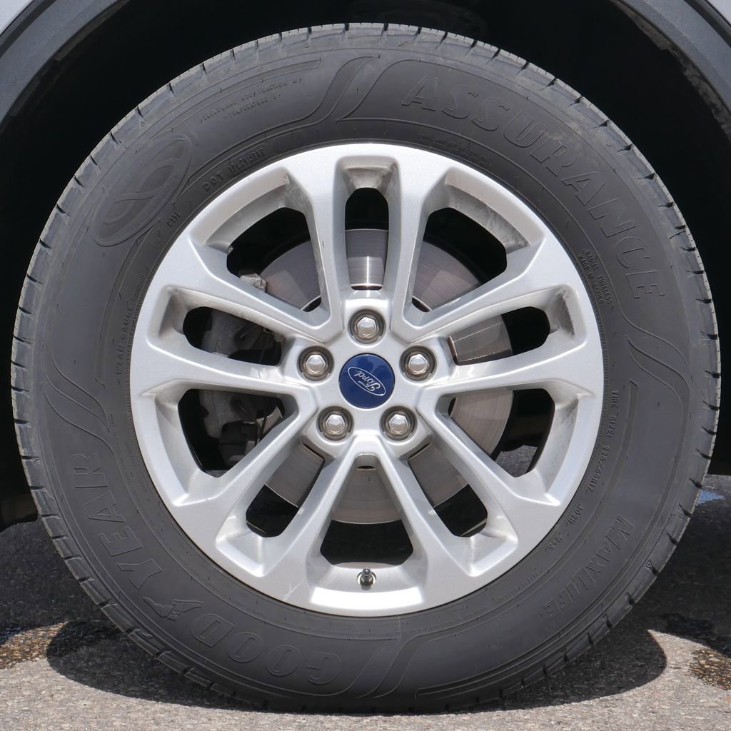 Used 2021 Ford Escape SE w/ Cold Weather Package AWD/4WD image 16