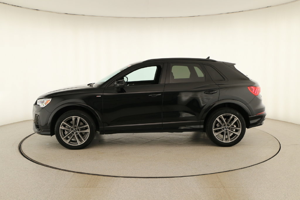 Used 2024 Audi Q3 2.0T Premium AWD/4WD image 2