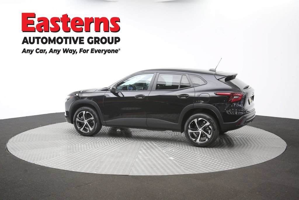 Used 2024 Chevrolet Trax RS FWD image 62