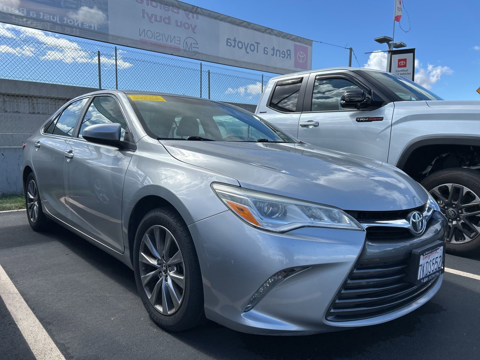 Used 2015 Toyota Camry XLE image 1