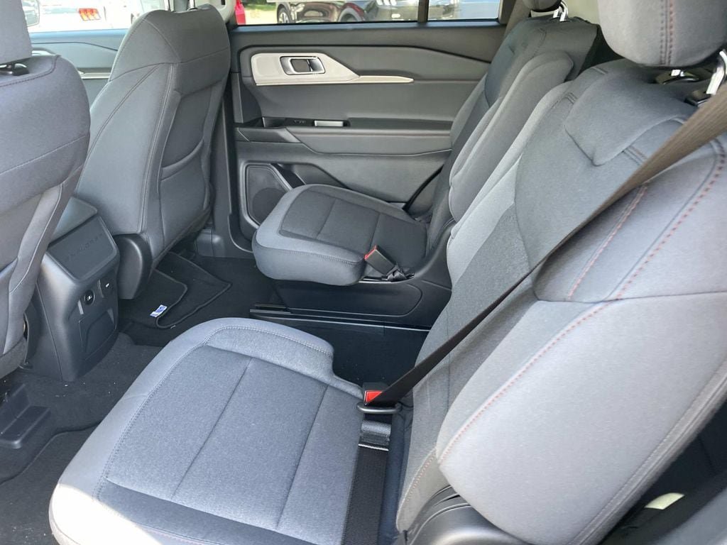 New 2026 Ford Explorer Active AWD/4WD image 7
