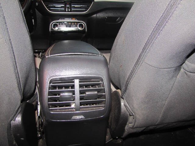 Used 2022 Ford Escape SE w/ Convenience Package FWD image 17