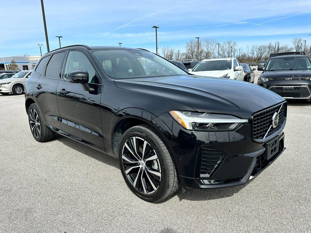 Used 2024 Volvo XC60 B5 Plus image 8