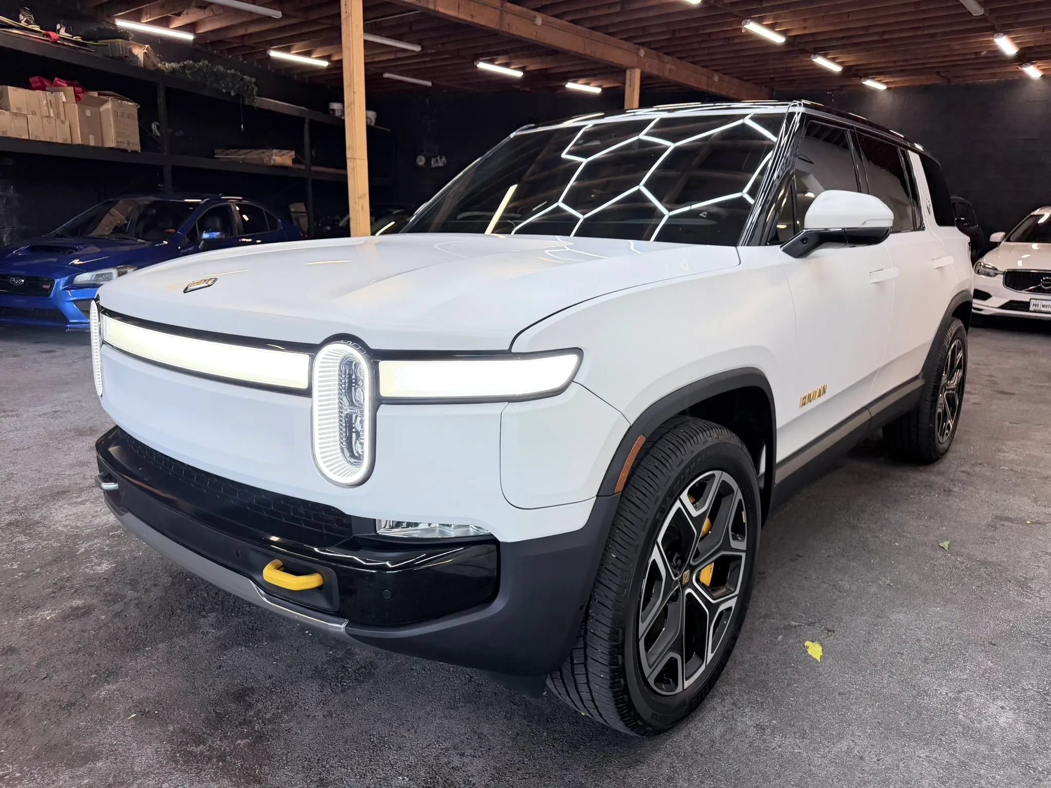 Used 2023 Rivian R1S Adventure AWD/4WD image 4