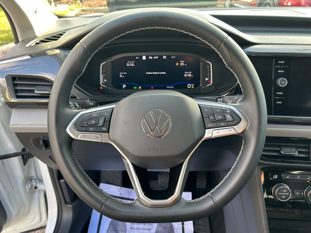 Used 2022 Volkswagen Taos SEL w/ Panoramic Sunroof Package image 19