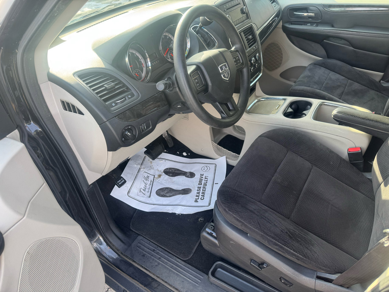 Used 2014 Dodge Grand Caravan SXT image 11