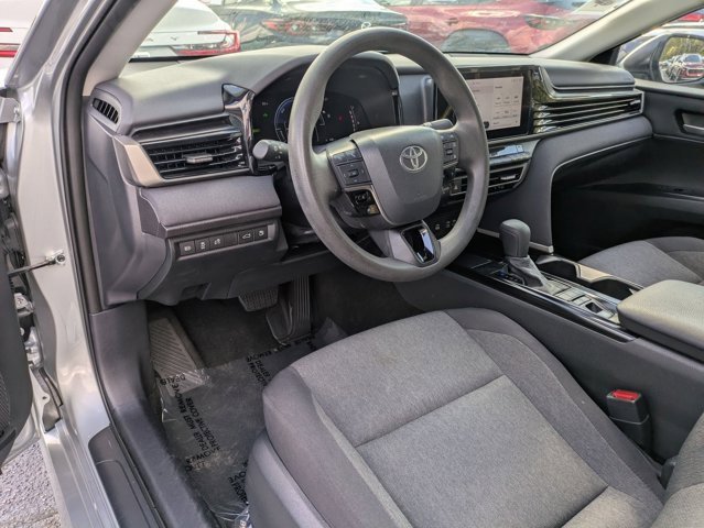 Used 2025 Toyota Camry LE image 5