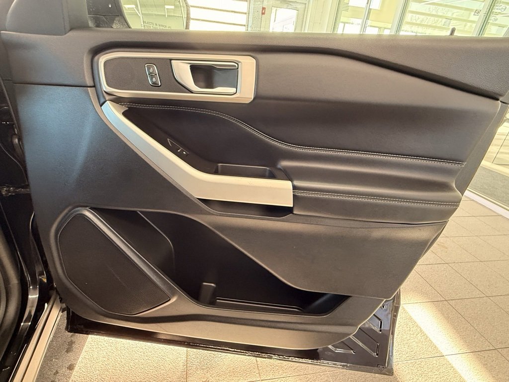 Used 2021 Ford Explorer XLT image 42