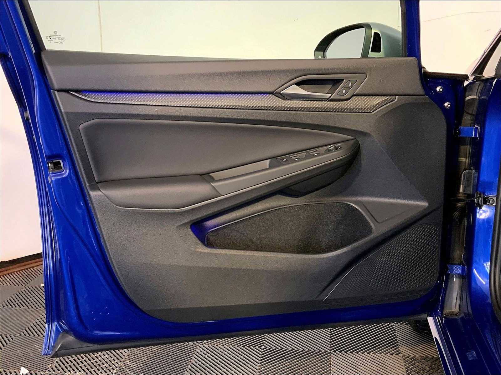Used 2023 Volkswagen Golf R AWD/4WD image 25