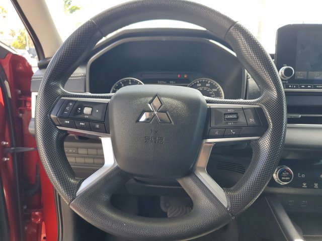 Used 2023 Mitsubishi Outlander ES FWD image 28