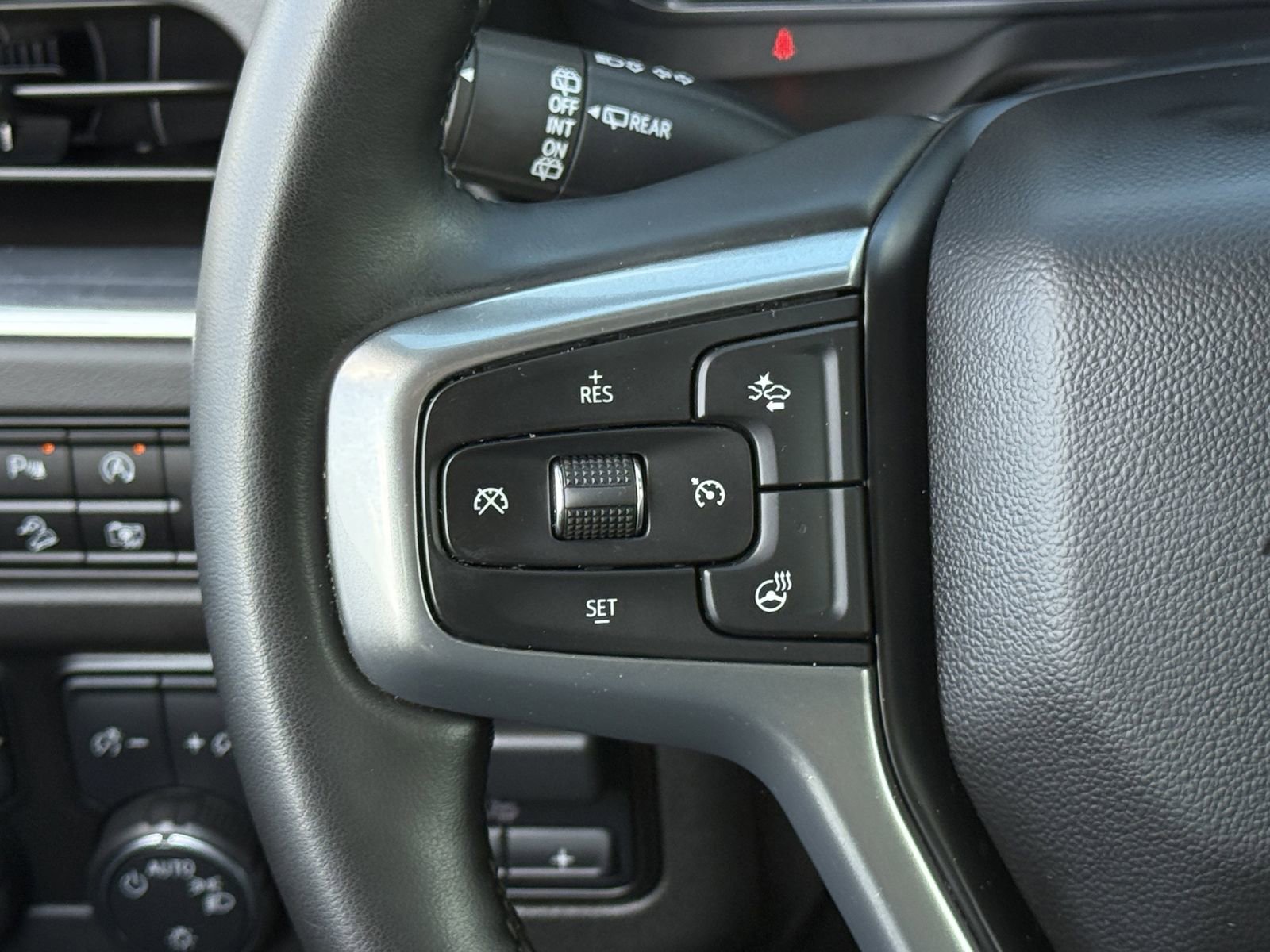 Used 2024 Chevrolet Suburban Z71 w/ Luxury Package image 15