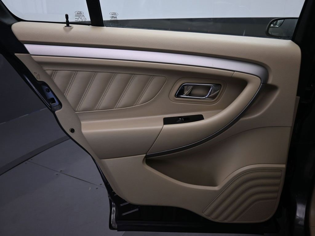 Used 2018 Ford Taurus SE image 26