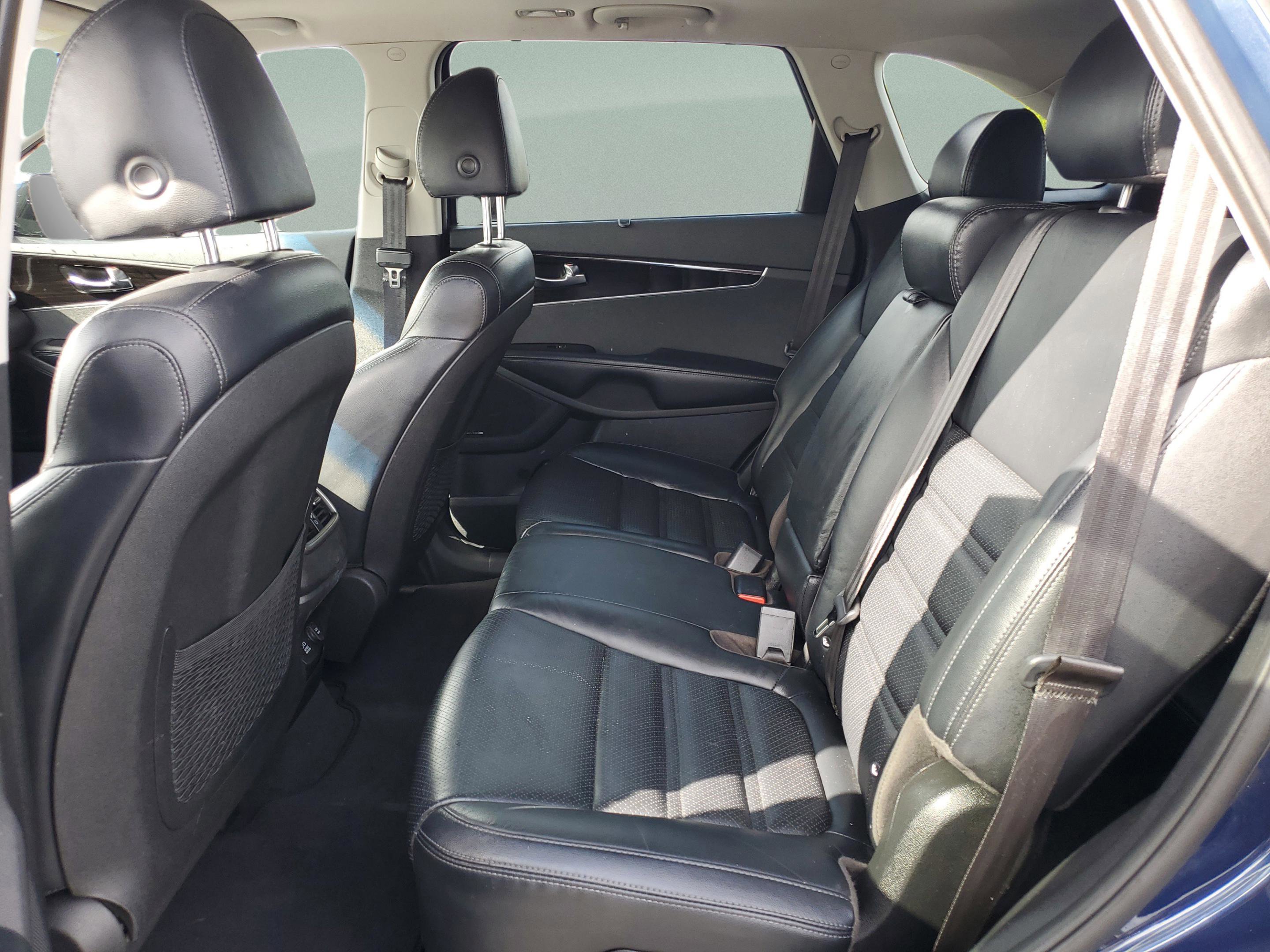 Used 2019 Kia Sorento EX w/ EX Touring Package FWD image 13