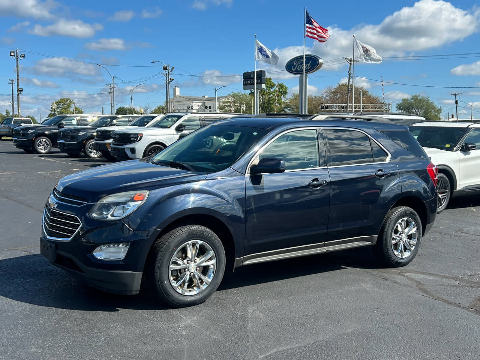 Used 2016 Chevrolet Equinox LT w/ Convenience Package image 2