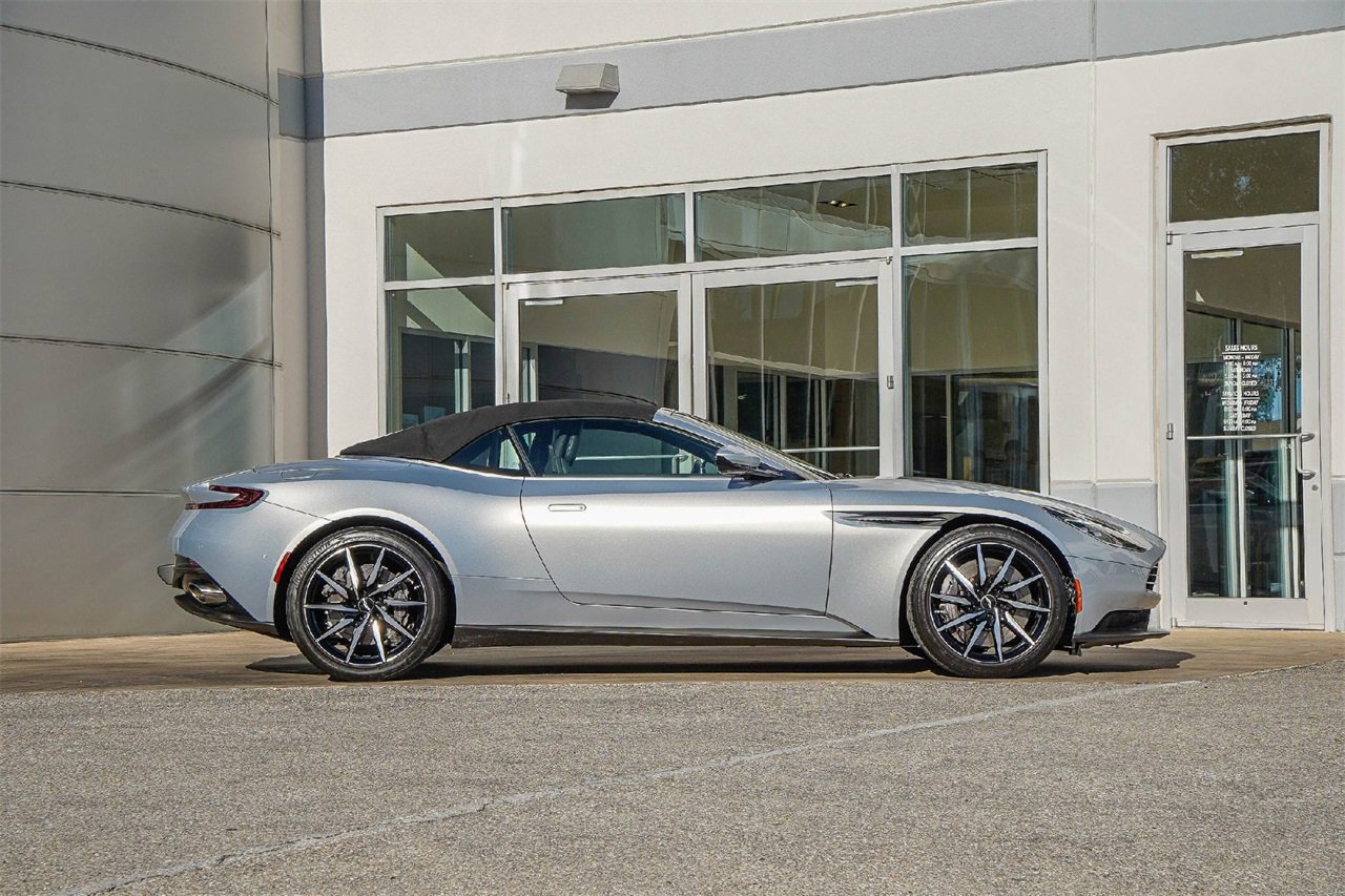 Used 2020 Aston Martin DB11 Volante image 17