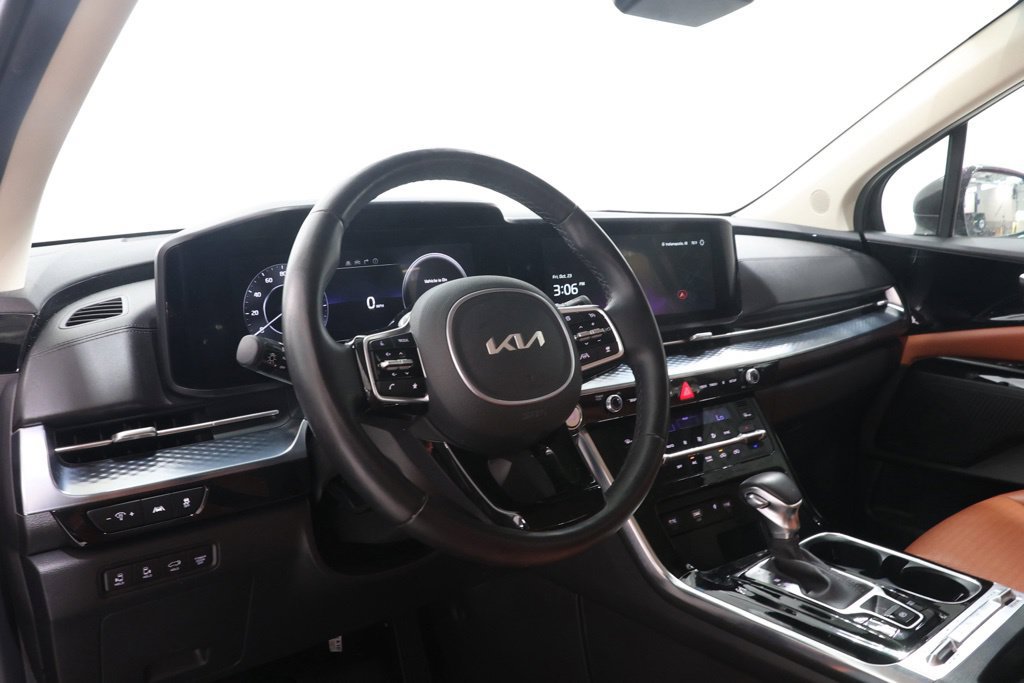 Used 2023 Kia Carnival SX Prestige FWD image 15