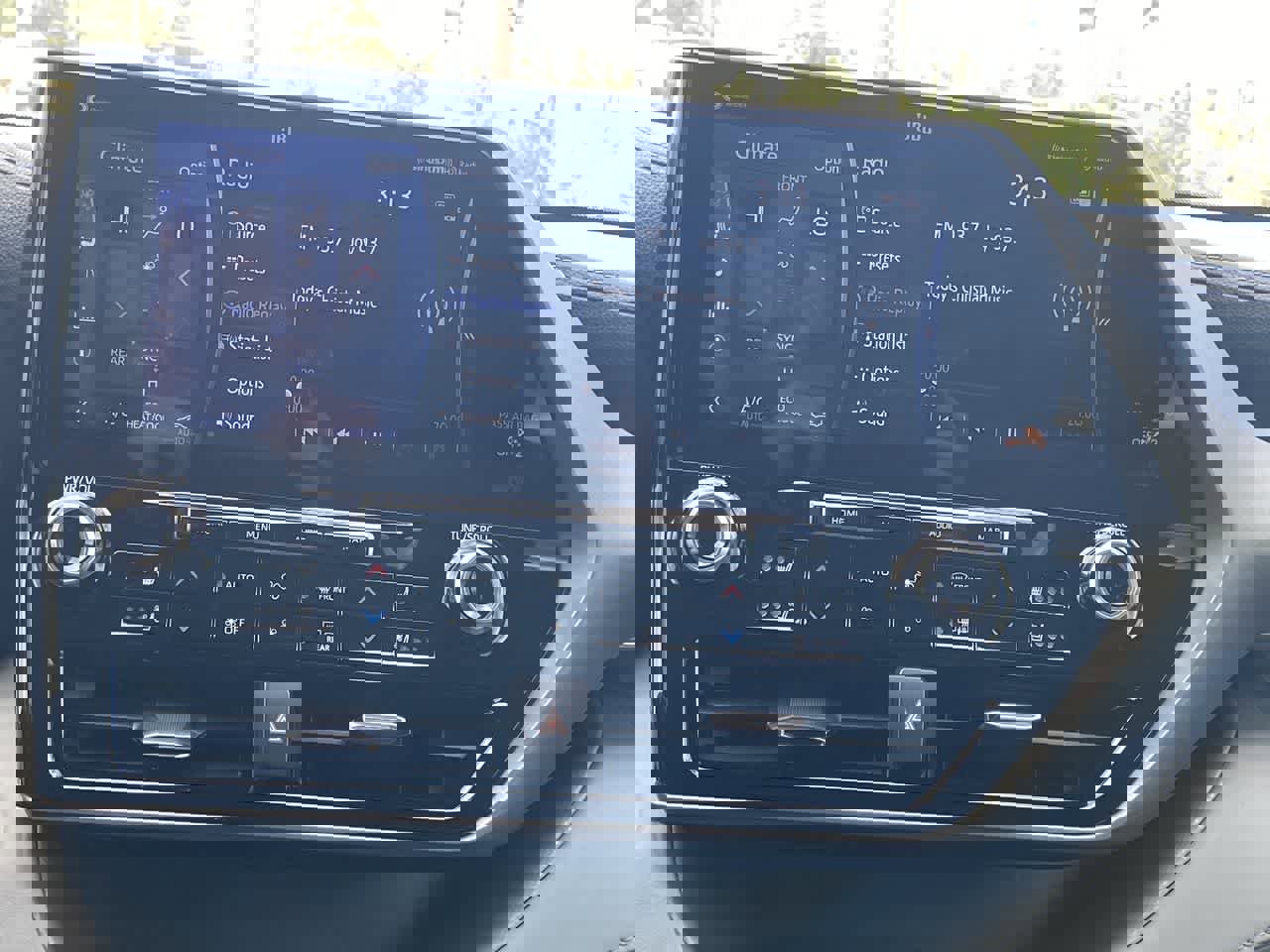 Used 2022 Toyota Highlander Limited image 16