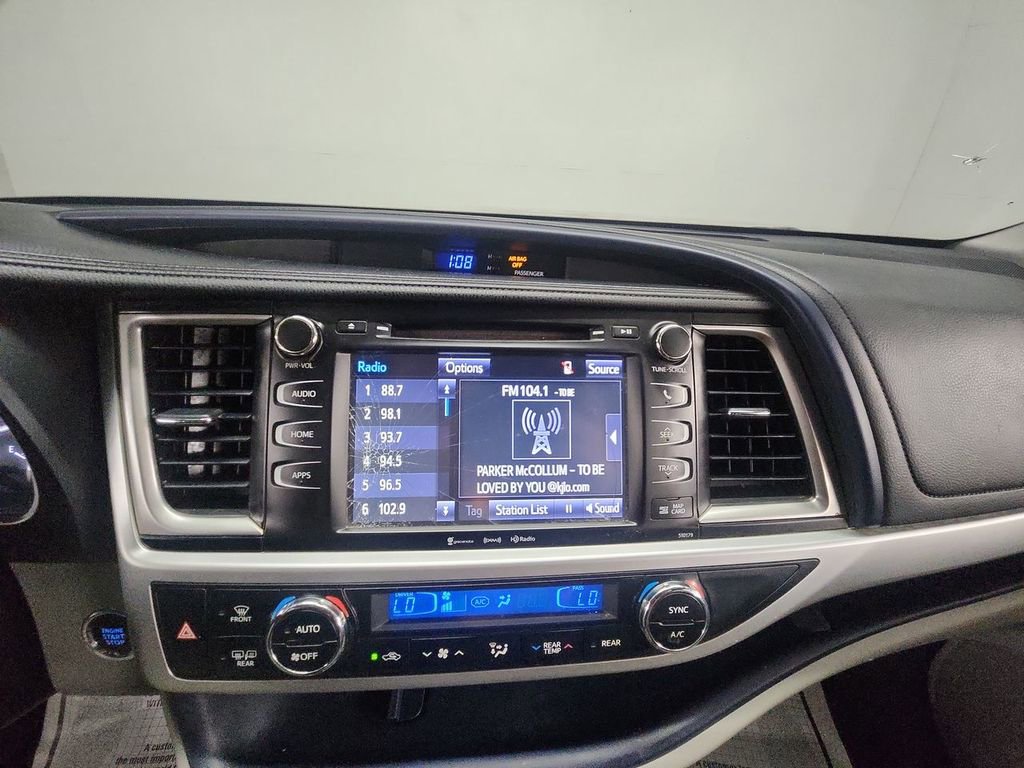 Used 2017 Toyota Highlander XLE image 13