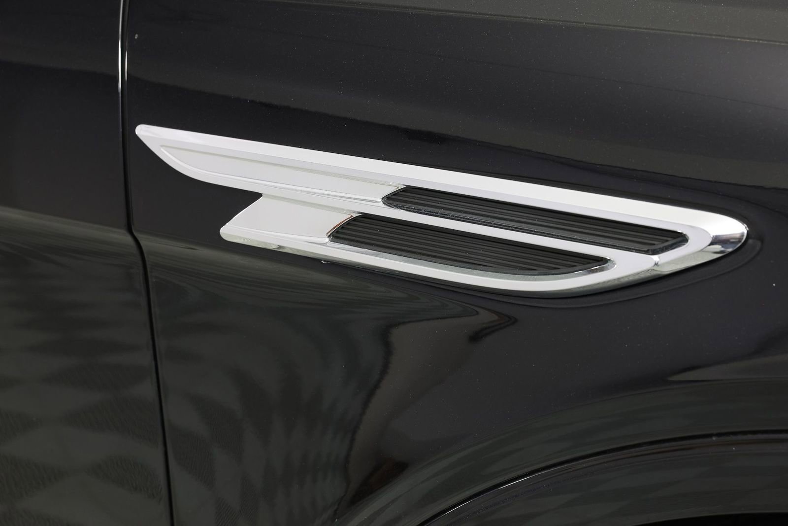 New 2025 Bentley Bentayga Extended Wheelbase AWD/4WD image 16
