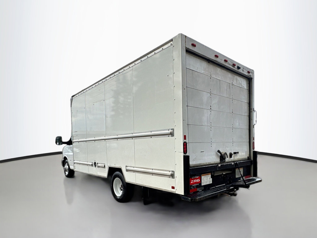 Used 2019 GMC Savana 3500 Extended w/ Driver Convenience Package image 3