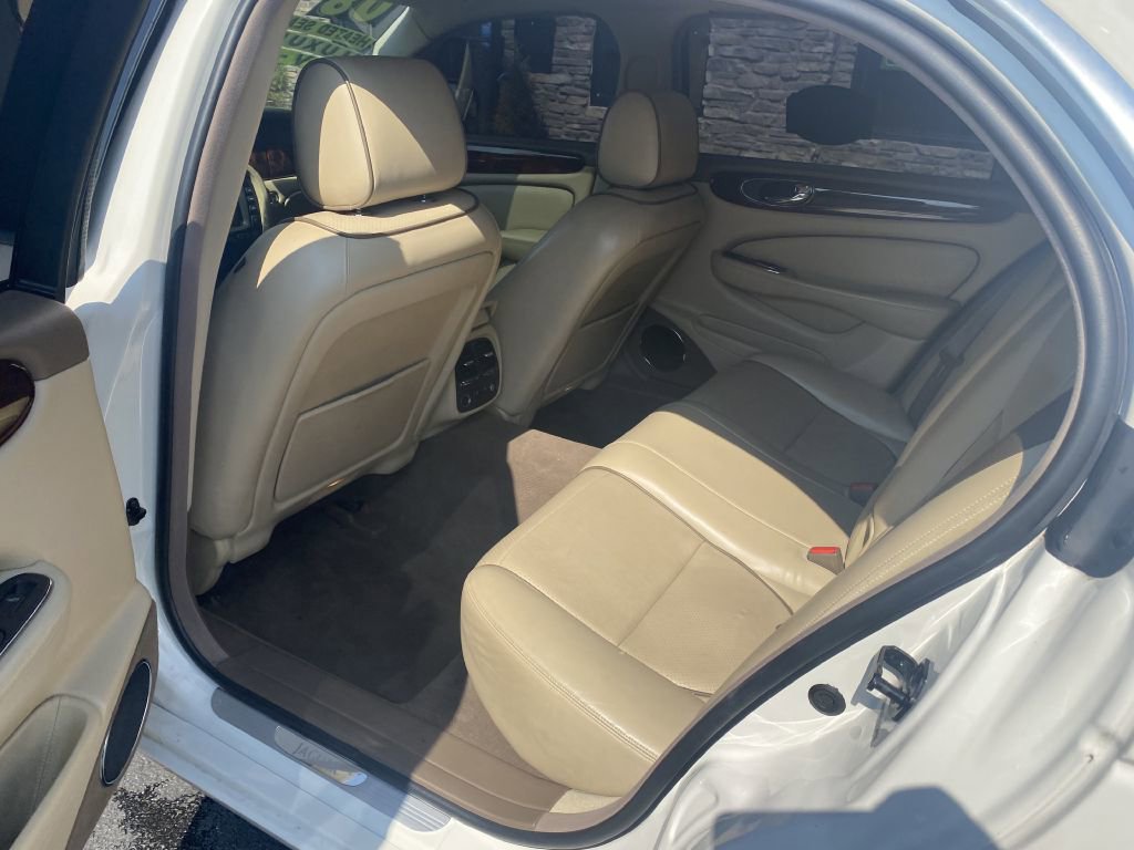 Used 2008 Jaguar XJ8 L image 15