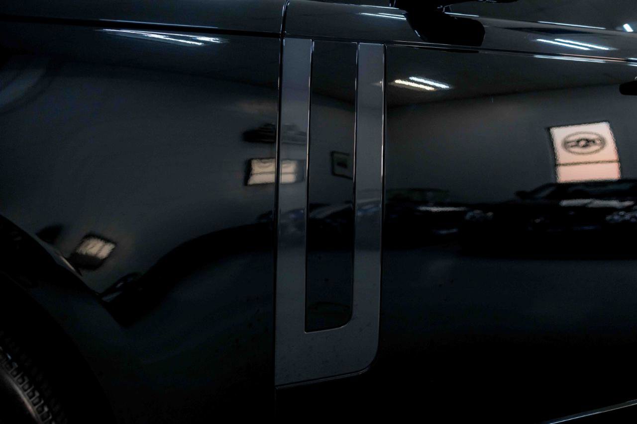 Used 2025 Land Rover Range Rover SE image 32